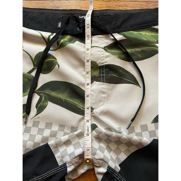 VANS Black/Gray/Green Floral Boardshorts sz 36 - Picture 9 of 11
